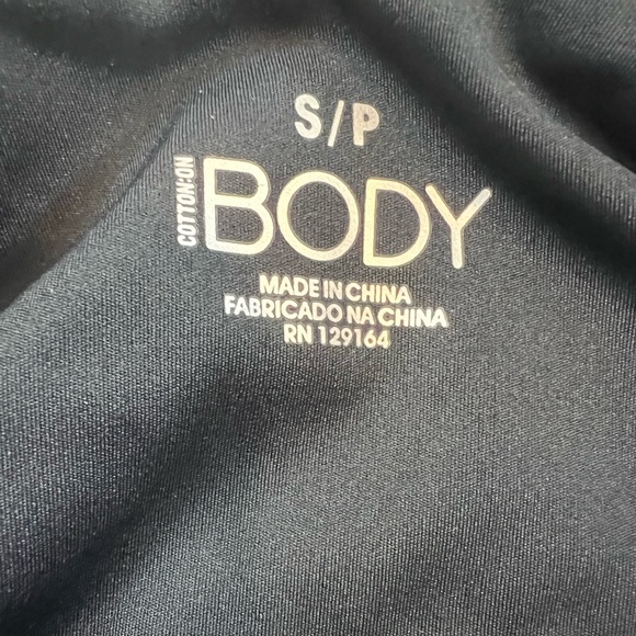 NWT Cotton On Body Ultimate Front Zip Vestlette Black Sports Bra - Picture 8 of 10